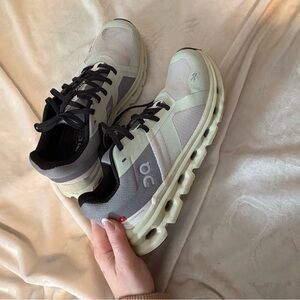 ON Women's Athletic Shoes - Gray